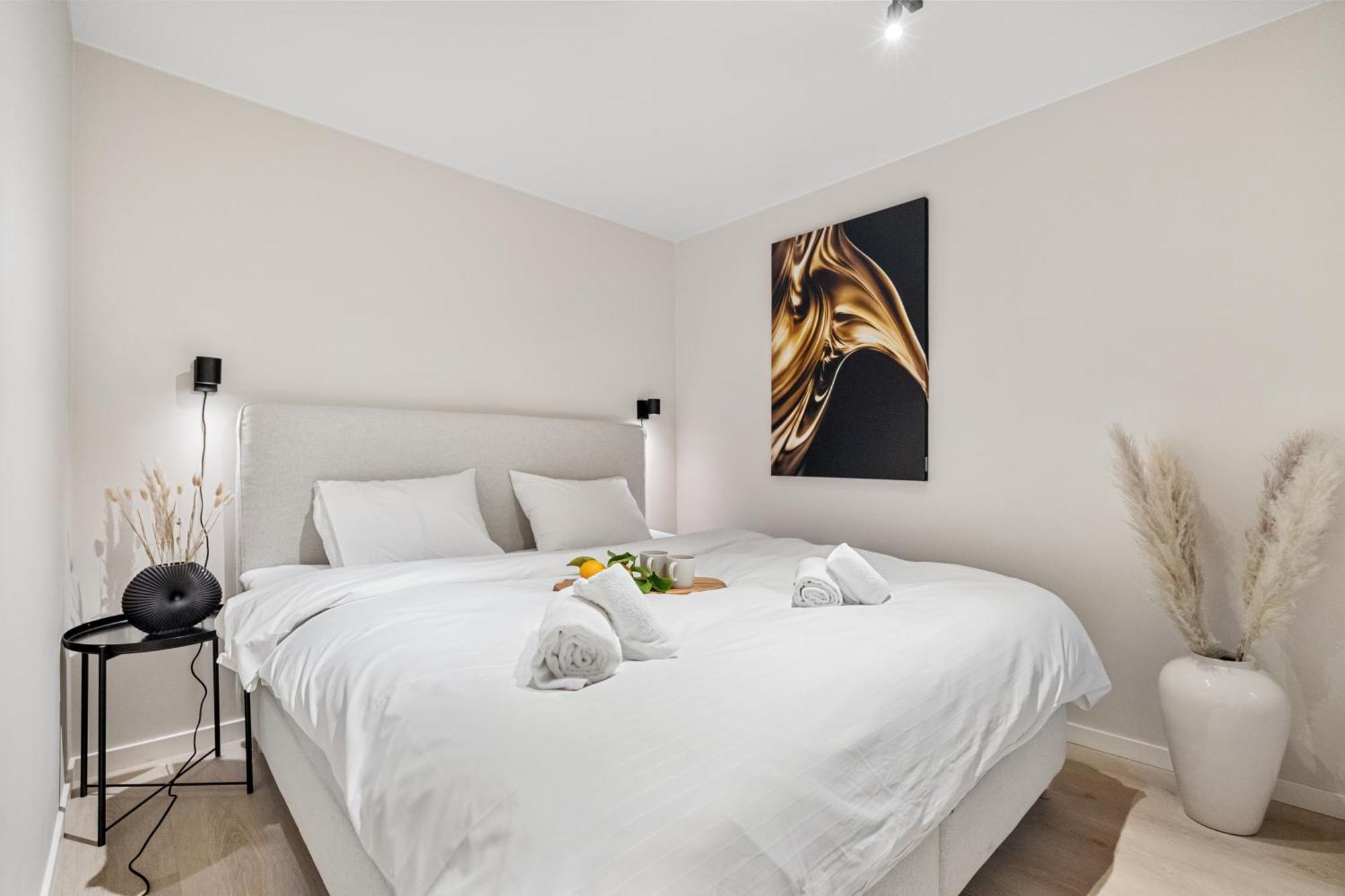 King Bed - Renovated 2024 - 2Br Behind Bryggen Apartment Bergen Exterior photo